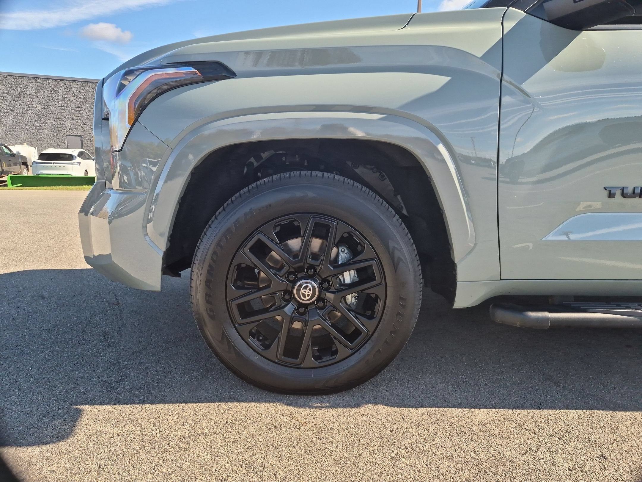 2023 Toyota Tundra 4WD SR5