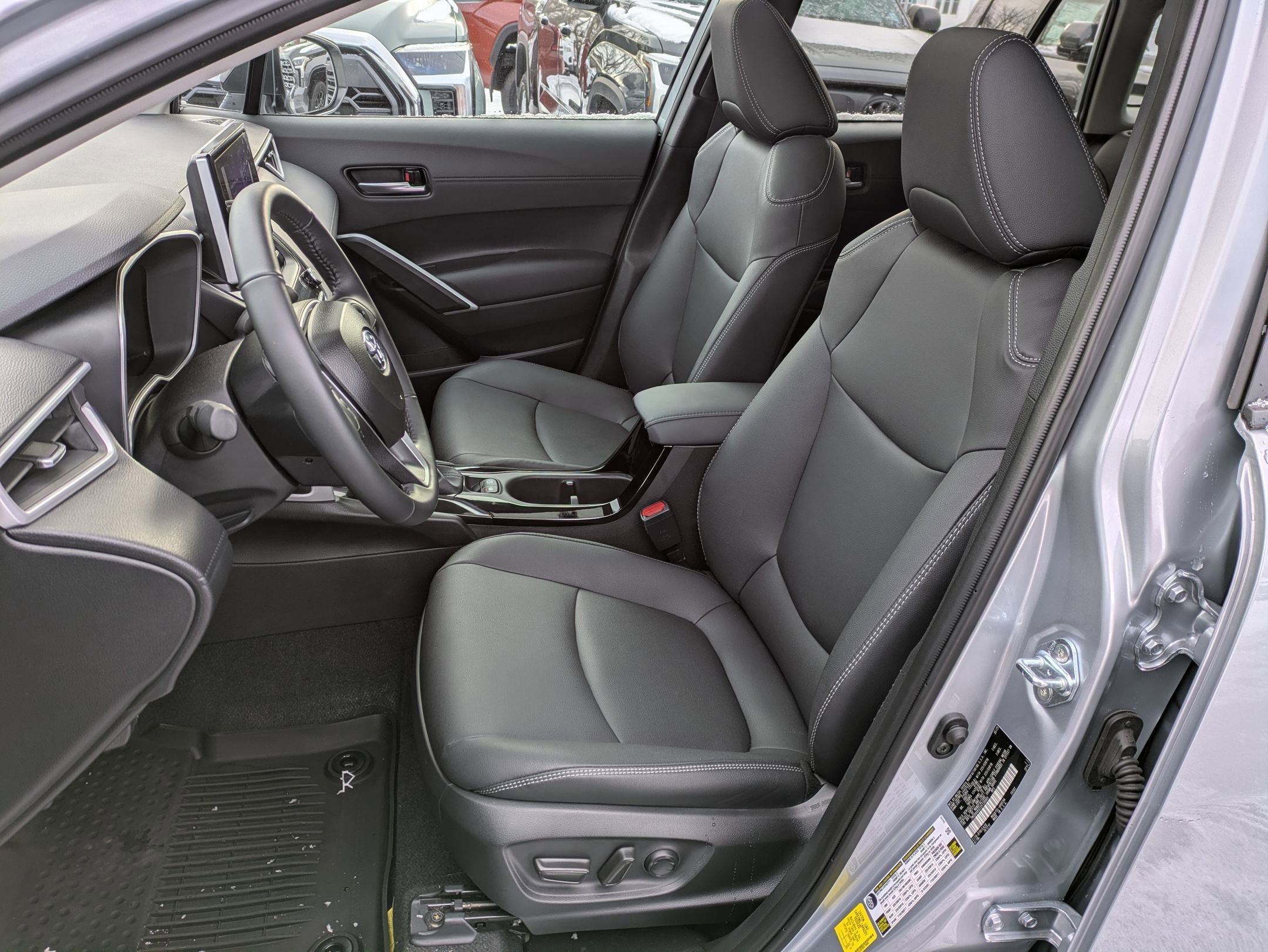 2025 Toyota Corolla Cross XLE