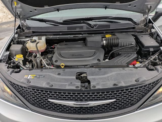 2023 Chrysler Voyager LX