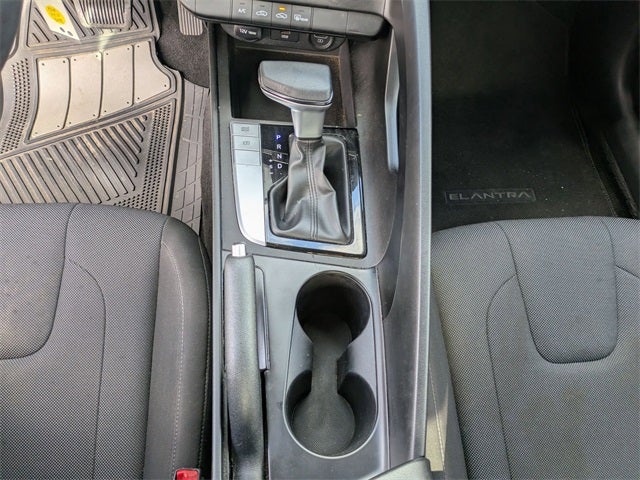2021 Hyundai Elantra SE
