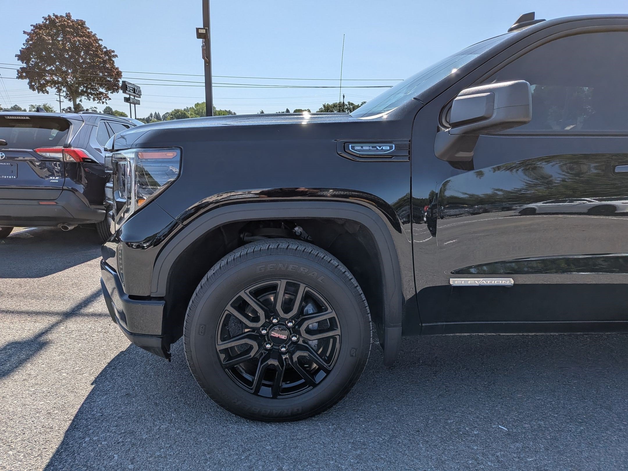 2023 GMC Sierra 1500 Elevation