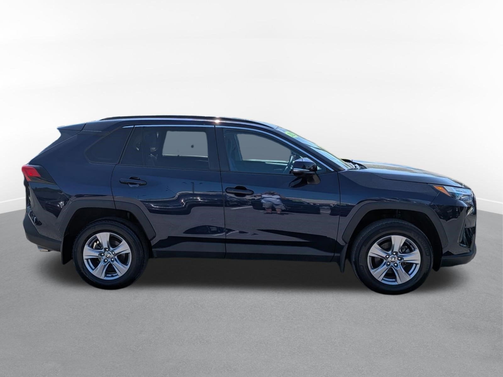 2022 Toyota RAV4 XLE w/ Convenience & Cold Weather Pkg