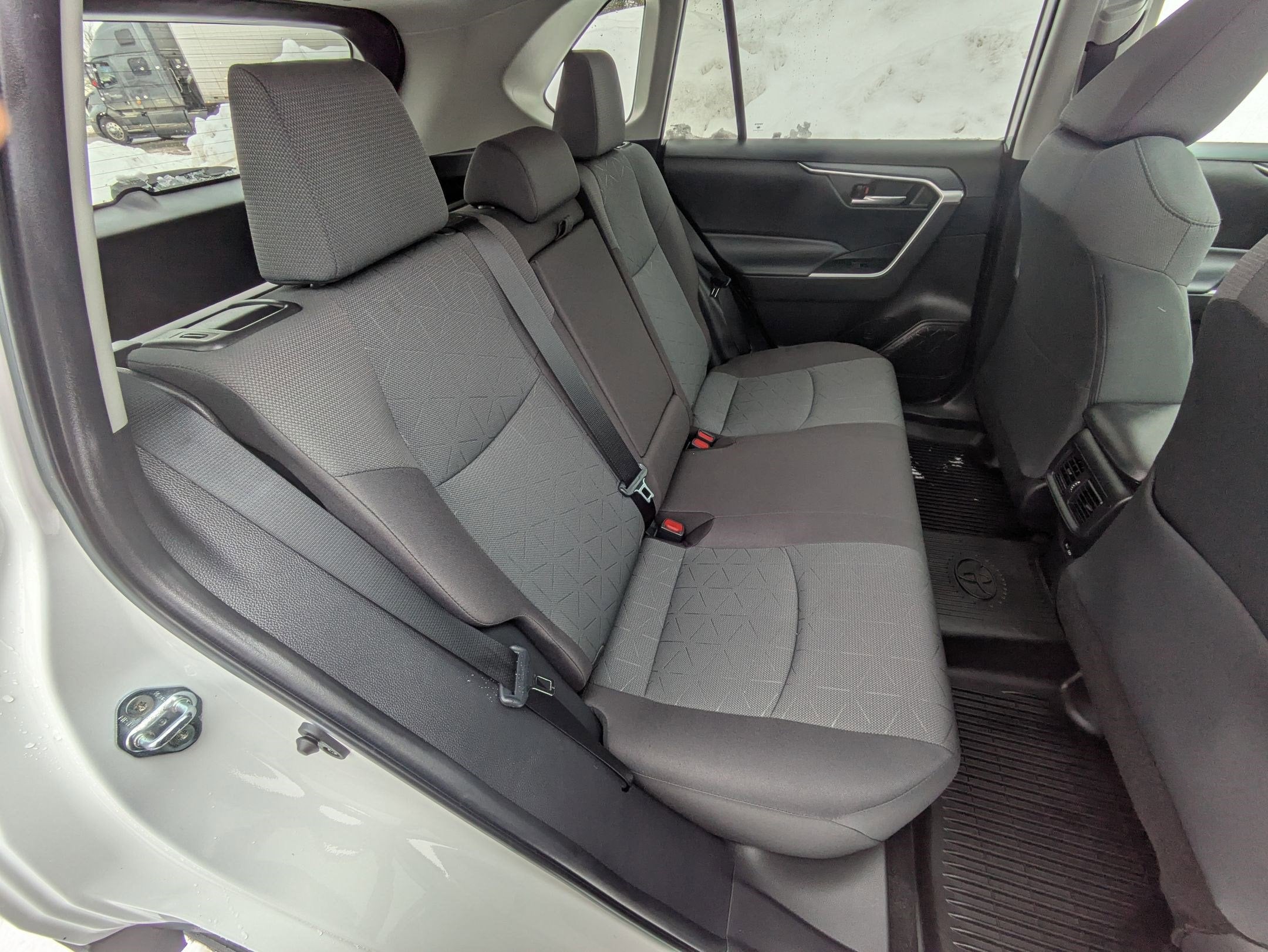 2023 Toyota RAV4 XLE w/ Convenience & Cold Weather Pkg