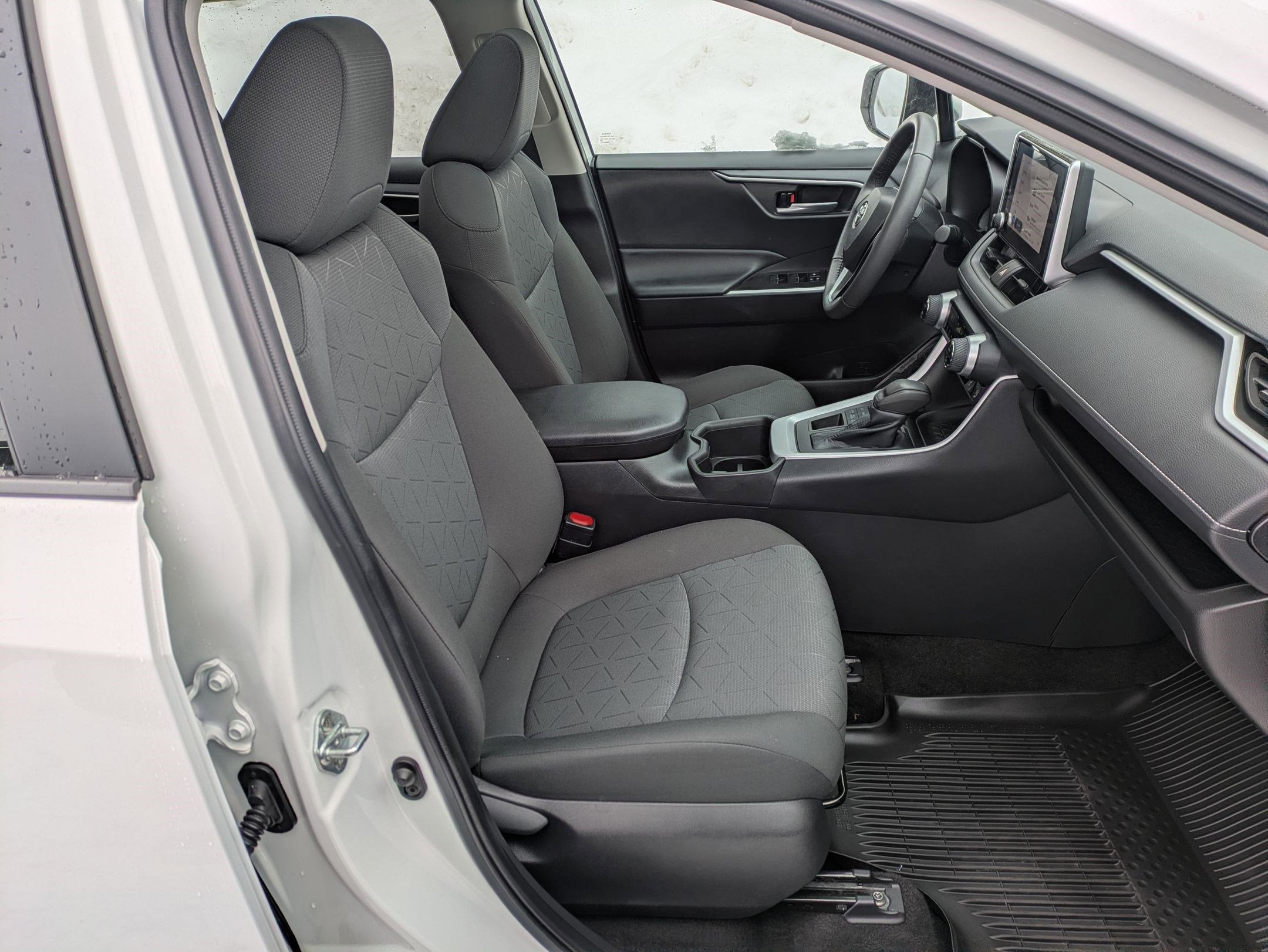 2023 Toyota RAV4 XLE w/ Convenience & Cold Weather Pkg