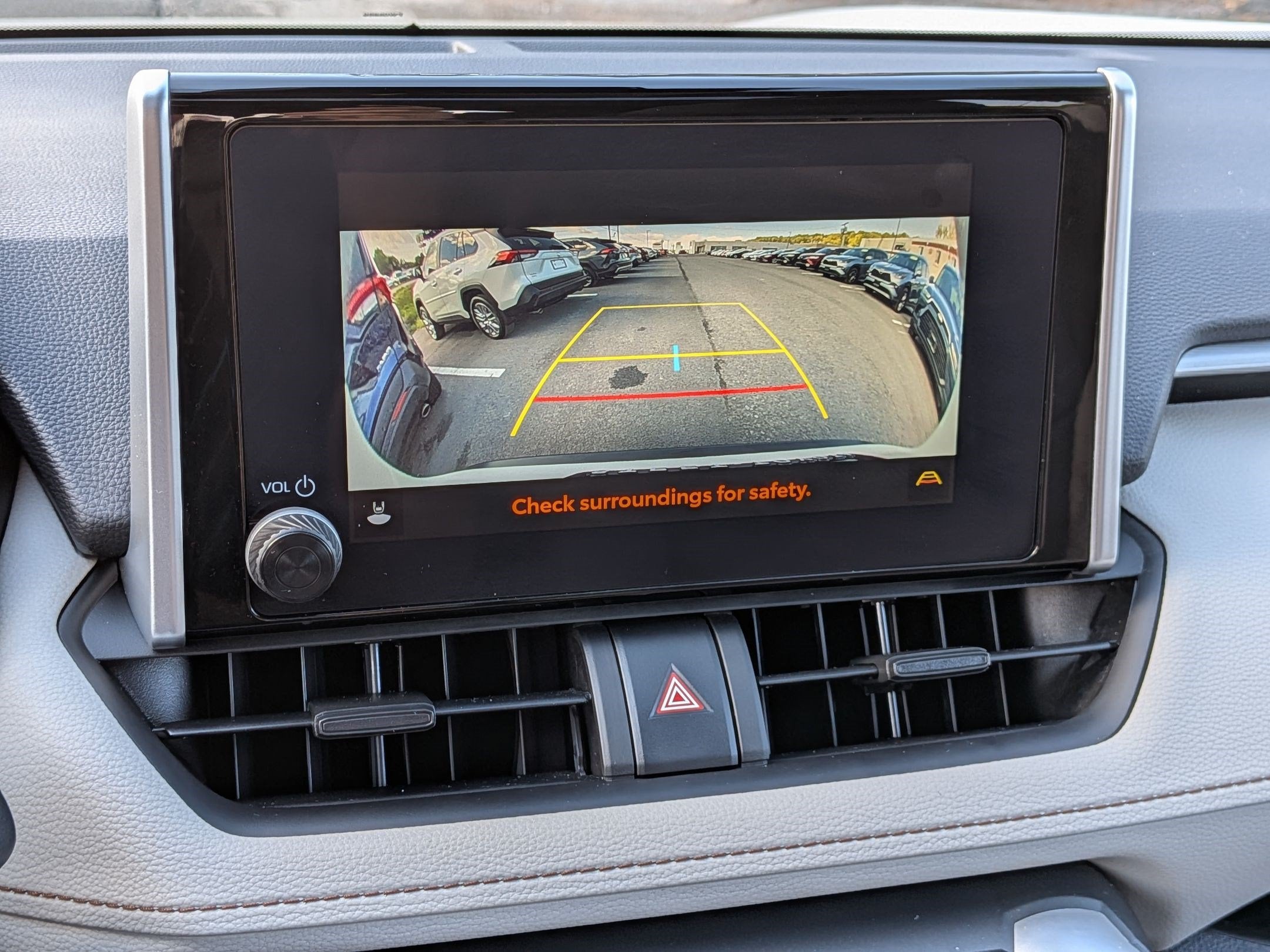 2023 Toyota RAV4 XLE w/ Convenience & Cold Weather Pkg