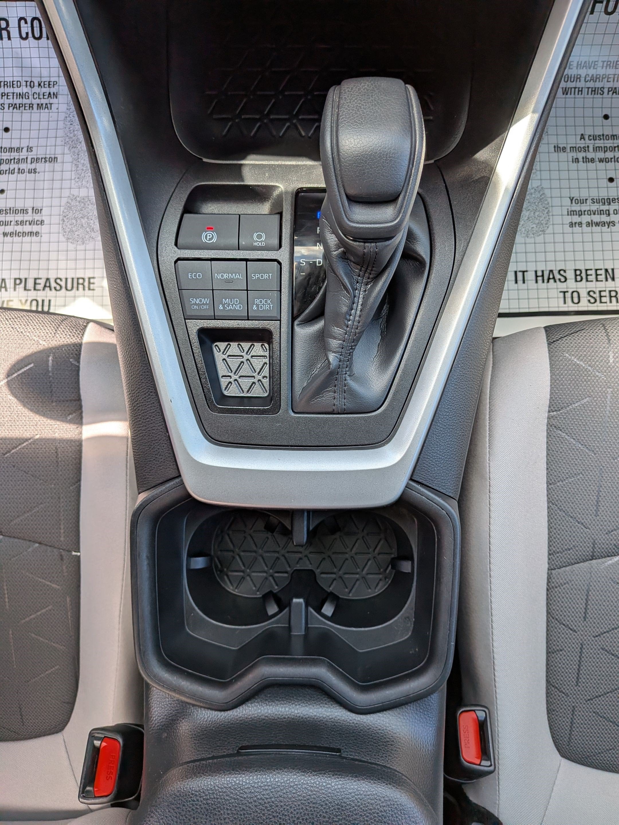 2023 Toyota RAV4 XLE w/ Convenience & Cold Weather Pkg