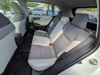 2023 Toyota RAV4 XLE w/ Convenience & Cold Weather Pkg