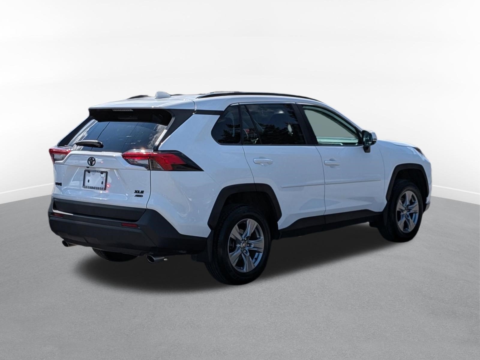 2023 Toyota RAV4 XLE w/ Convenience & Cold Weather Pkg