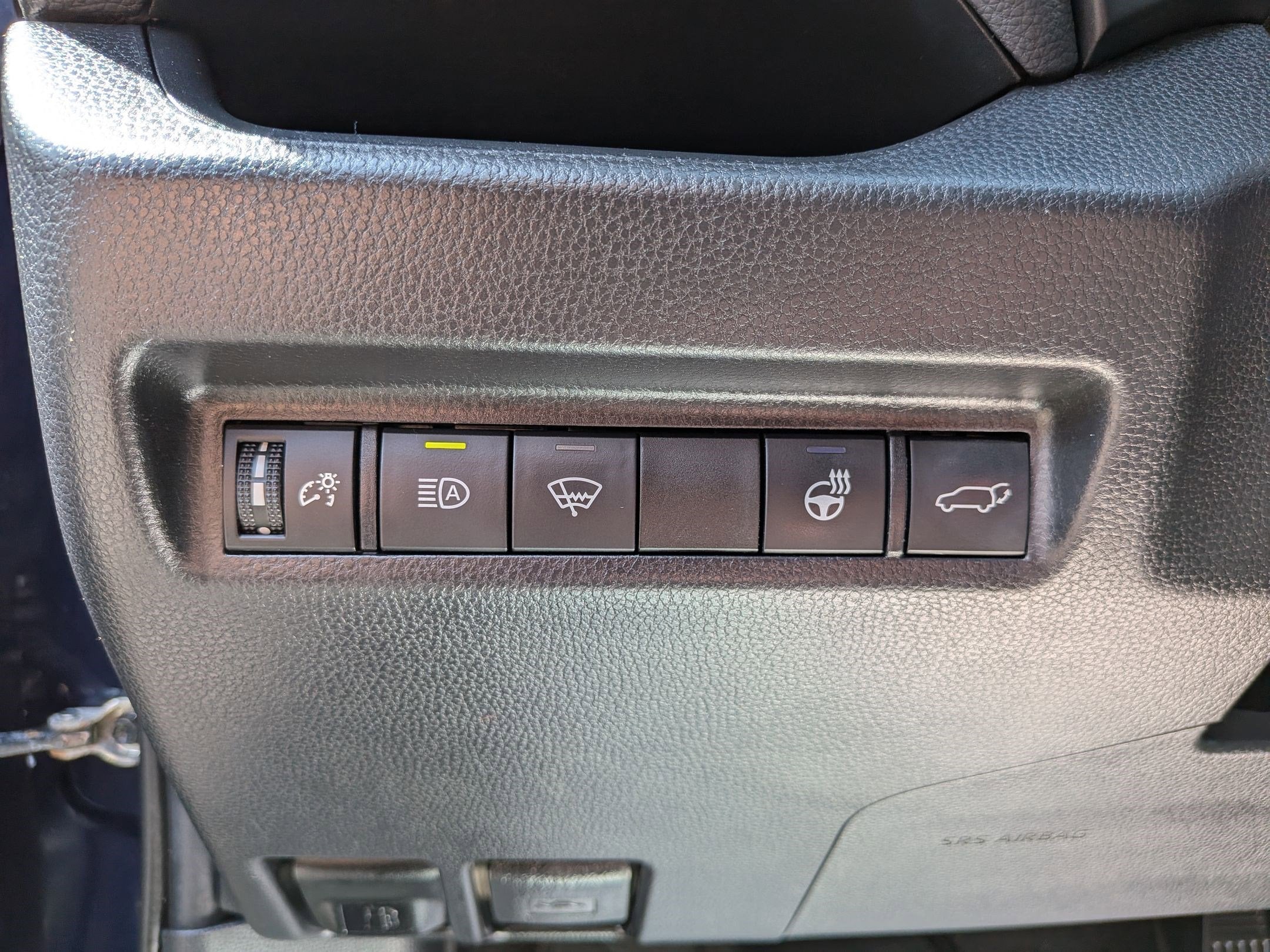 2021 Toyota RAV4 XLE w/ Convenience & Cold Weather Pkg