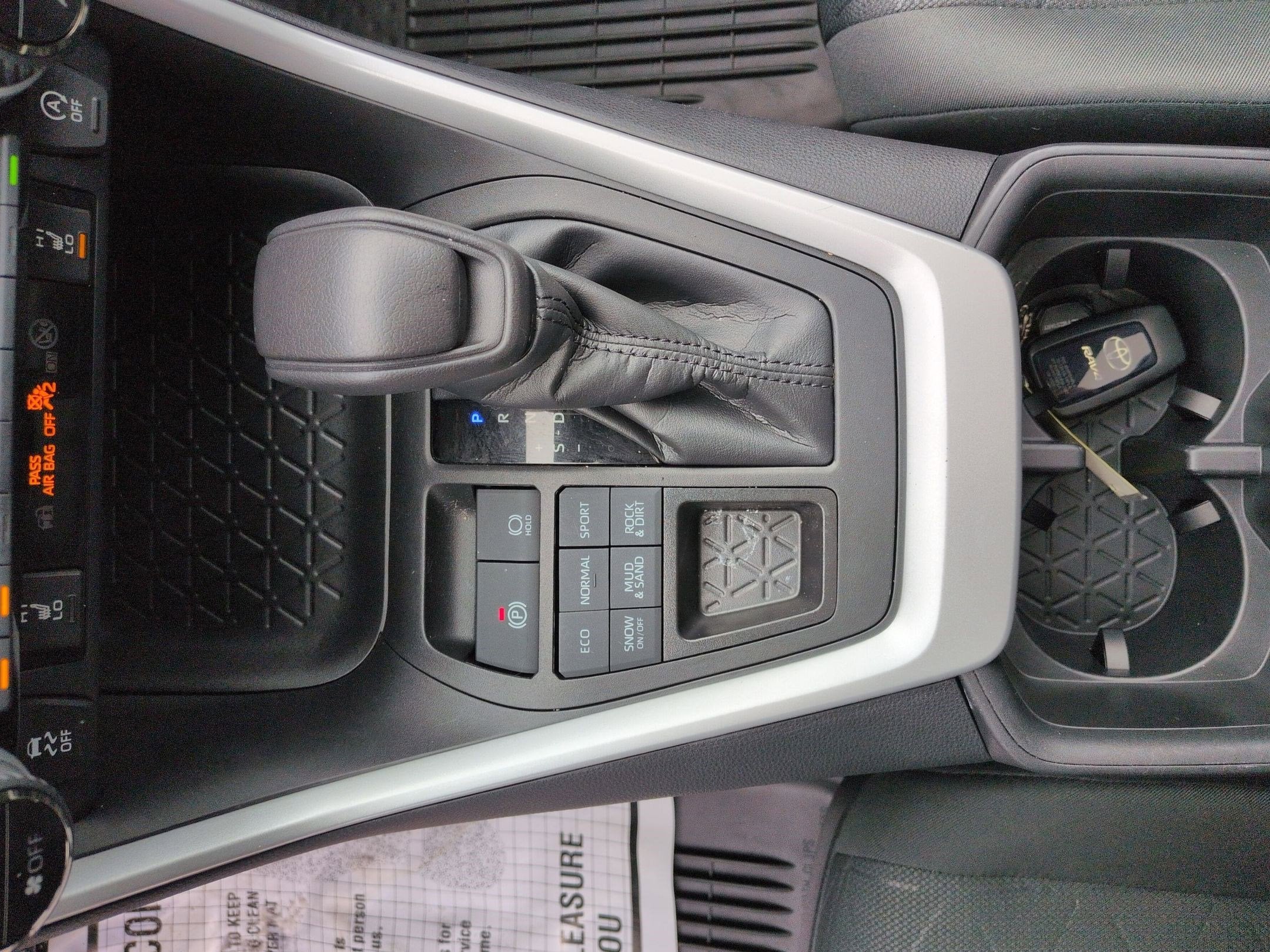 2023 Toyota RAV4 XLE w/ Convenience & Cold Weather Pkg