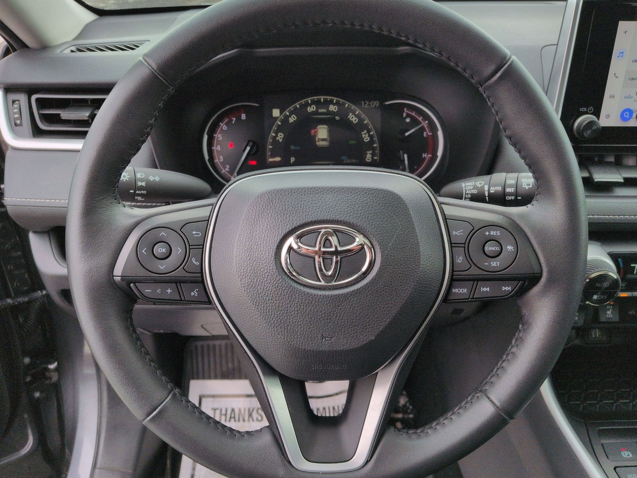 2023 Toyota RAV4 XLE w/ Convenience & Cold Weather Pkg