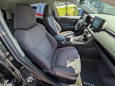 2020 Toyota RAV4 Hybrid XLE w/ Cold Weather Pkg