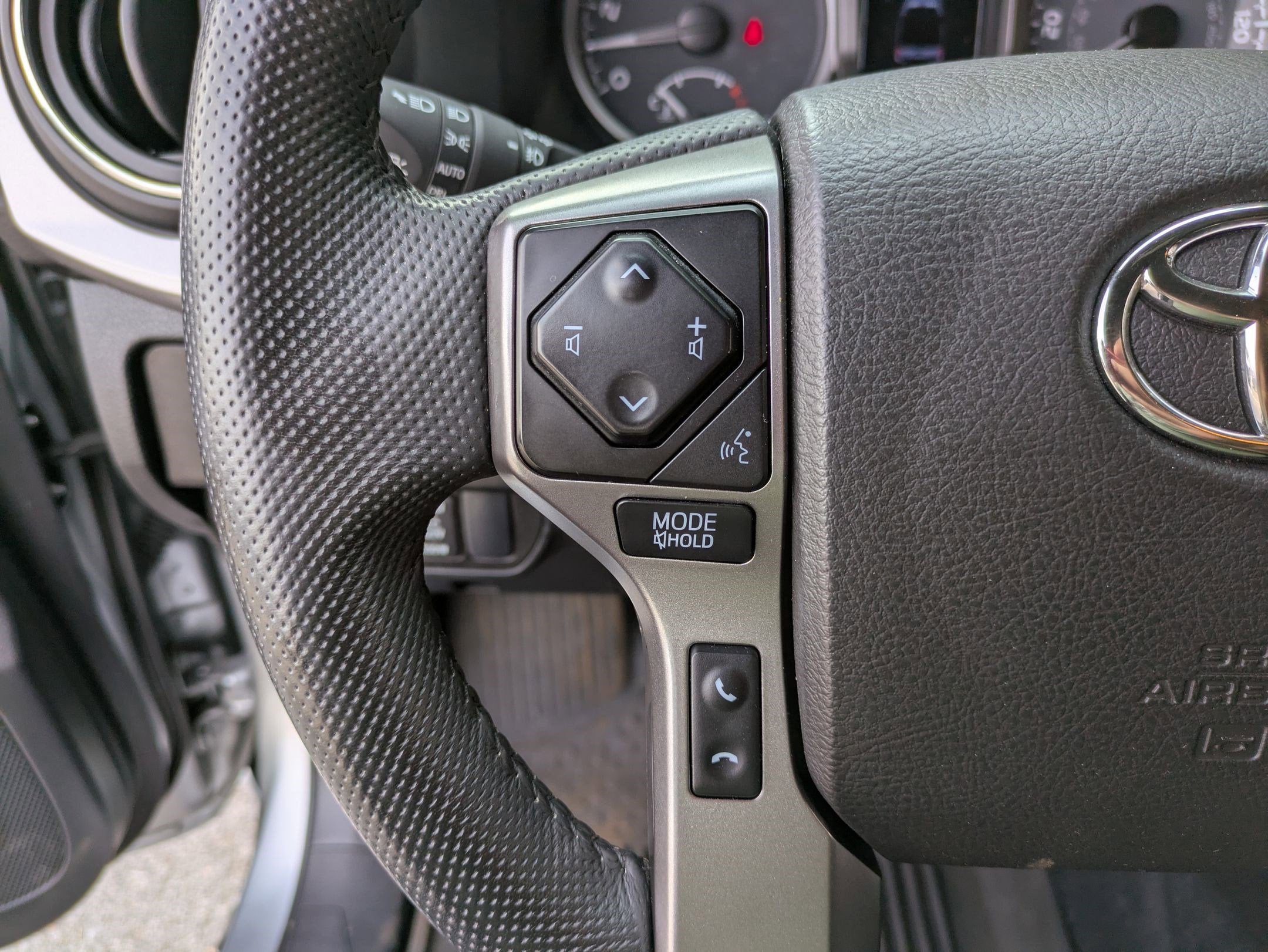 2023 Toyota Tacoma Limited V6