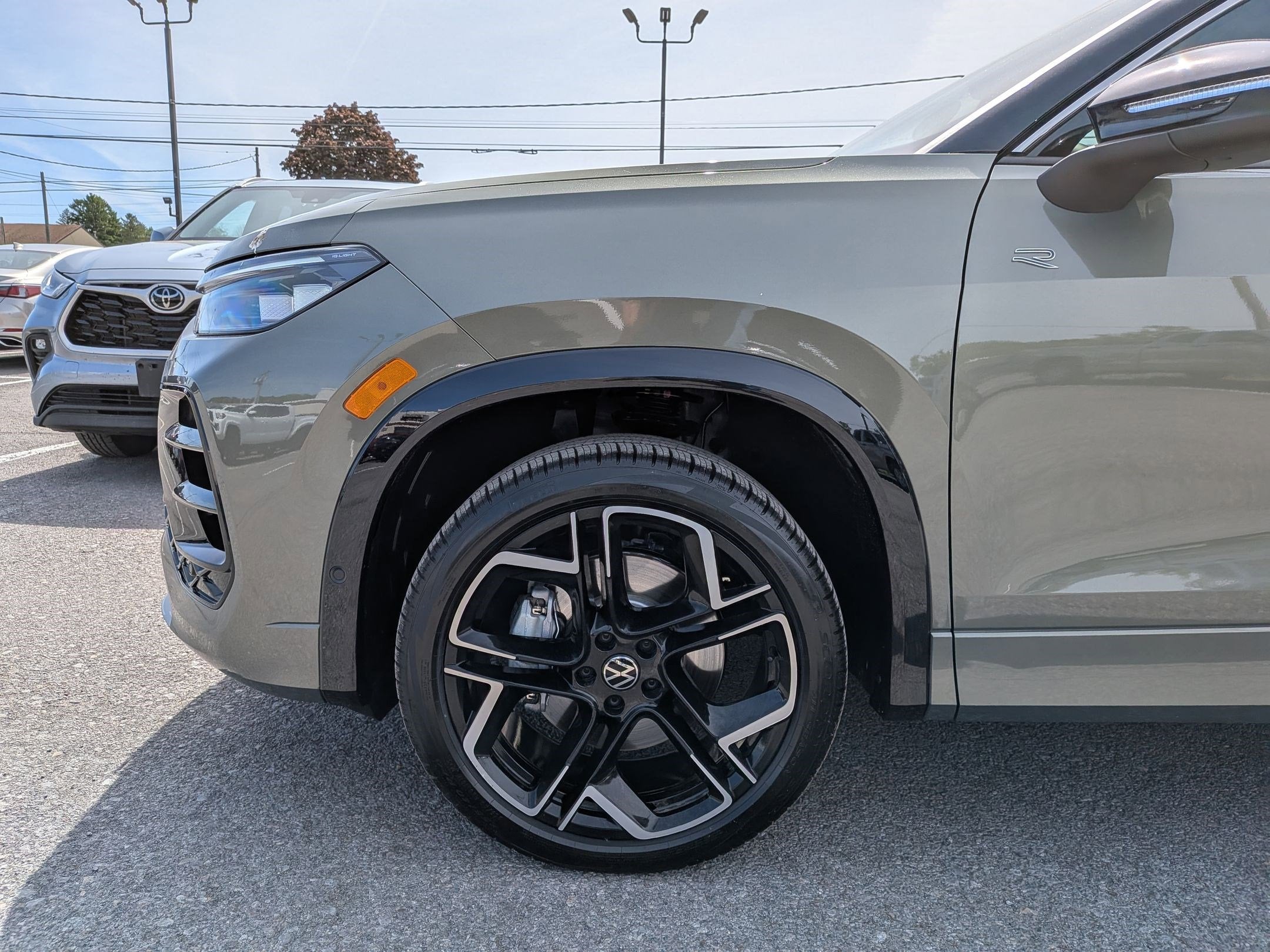 2026 Volkswagen Tiguan 2.0T SEL R-Line Turbo