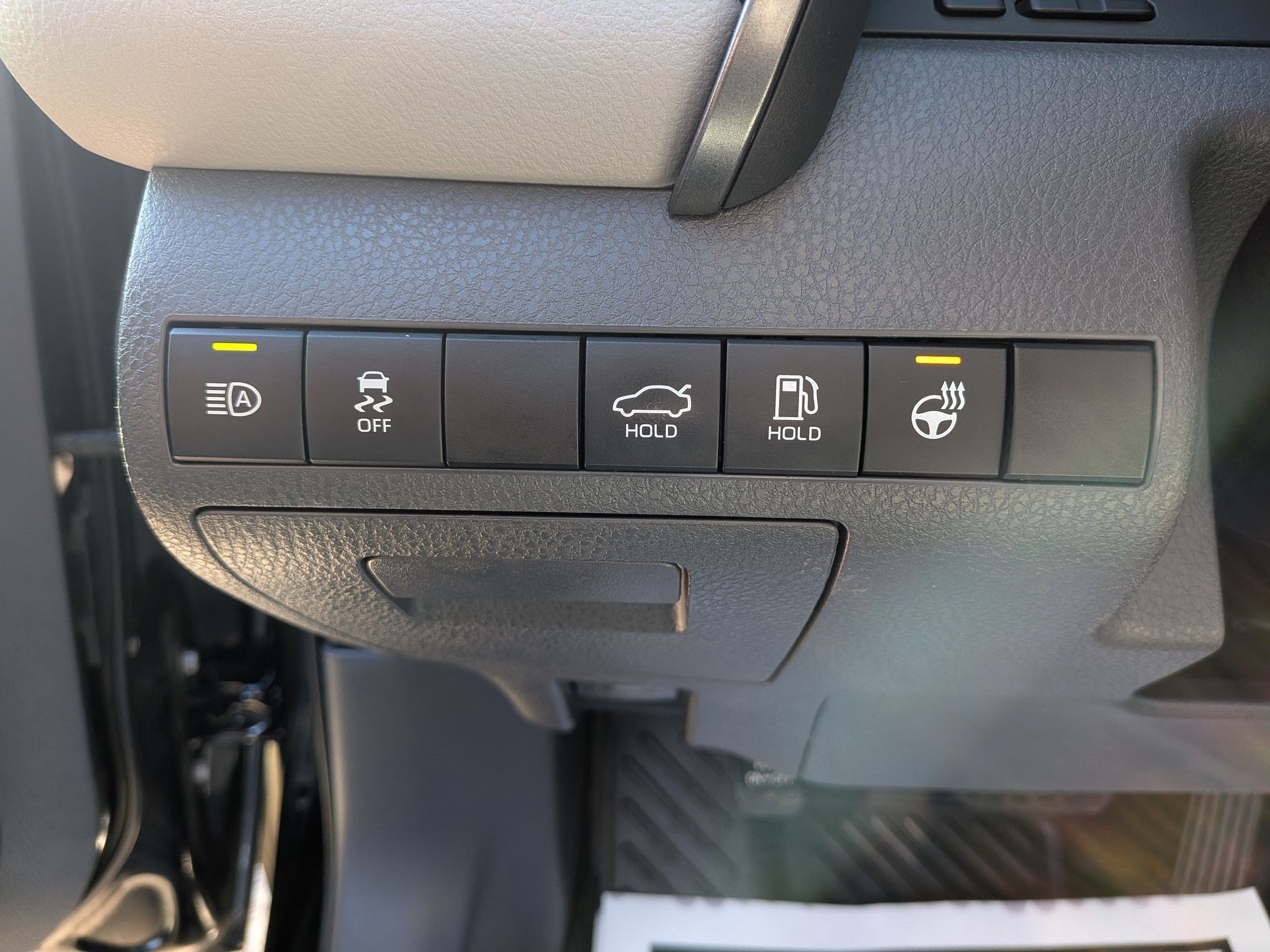 2021 Toyota Camry SE w/ Convenience & Cold Weather Pkg