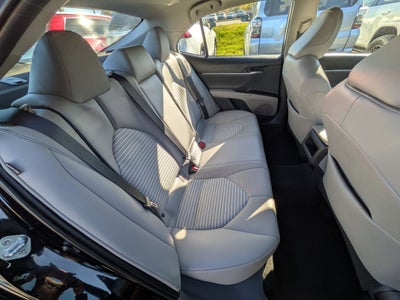 2021 Toyota Camry SE w/ Convenience & Cold Weather Pkg