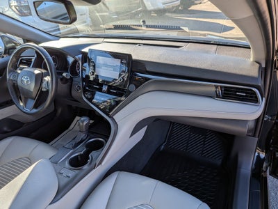 2021 Toyota Camry SE w/ Convenience & Cold Weather Pkg