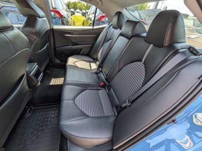 2023 Toyota Camry SE w/ Convenience & Cold Weather Pkg