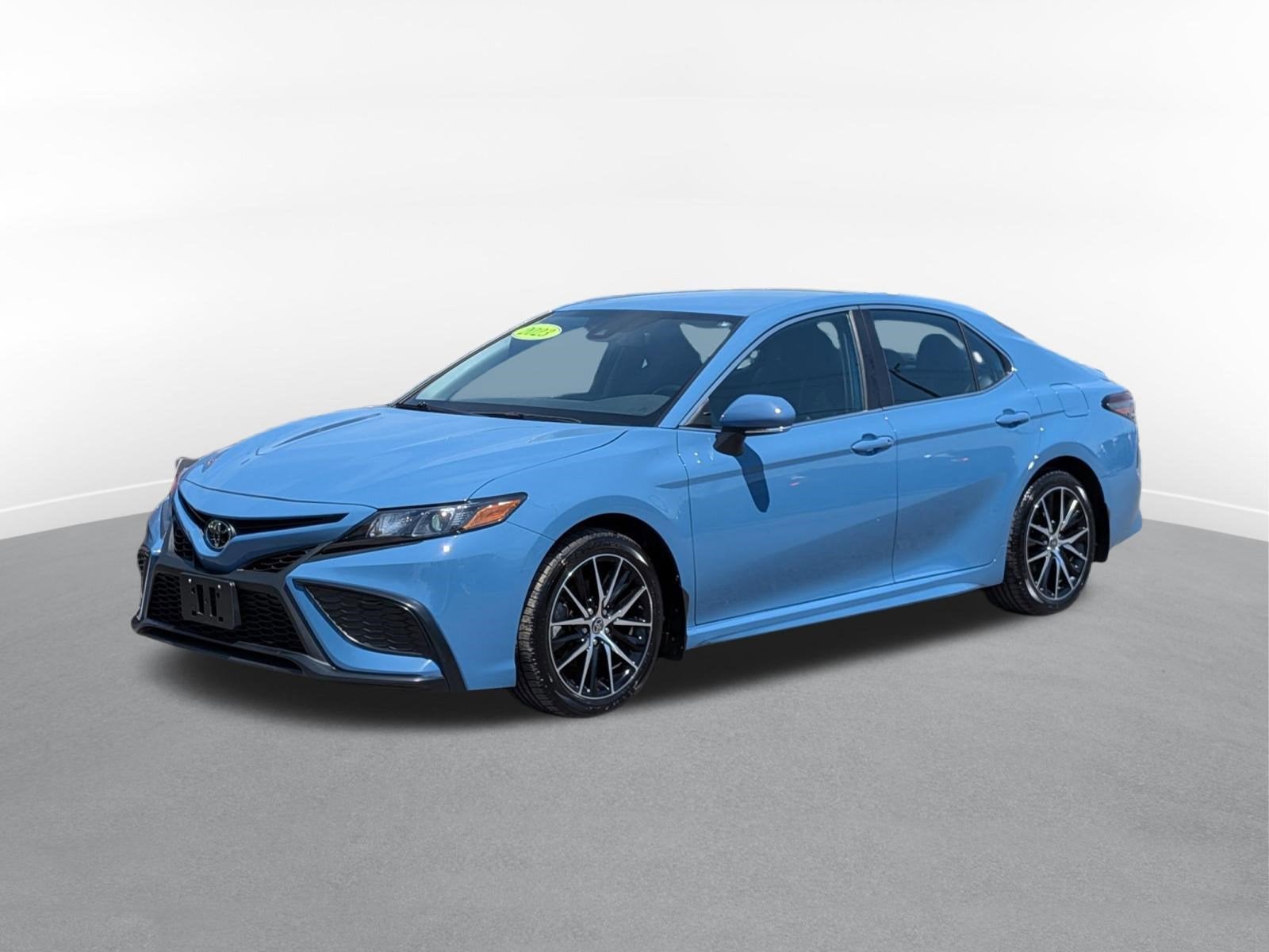 2023 Toyota Camry SE w/ Convenience & Cold Weather Pkg