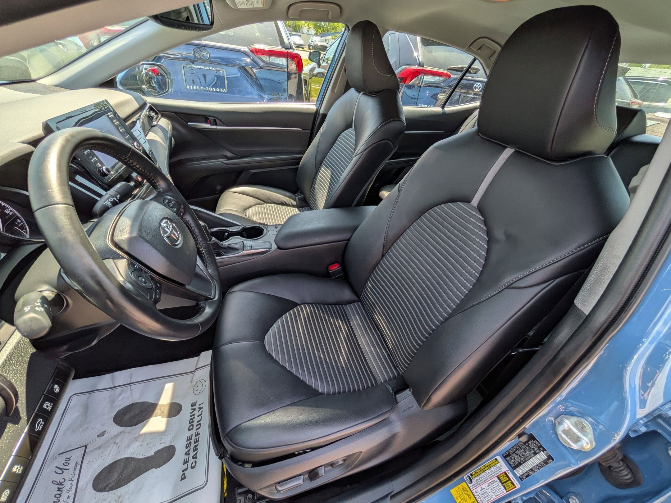 2023 Toyota Camry SE w/ Convenience & Cold Weather Pkg
