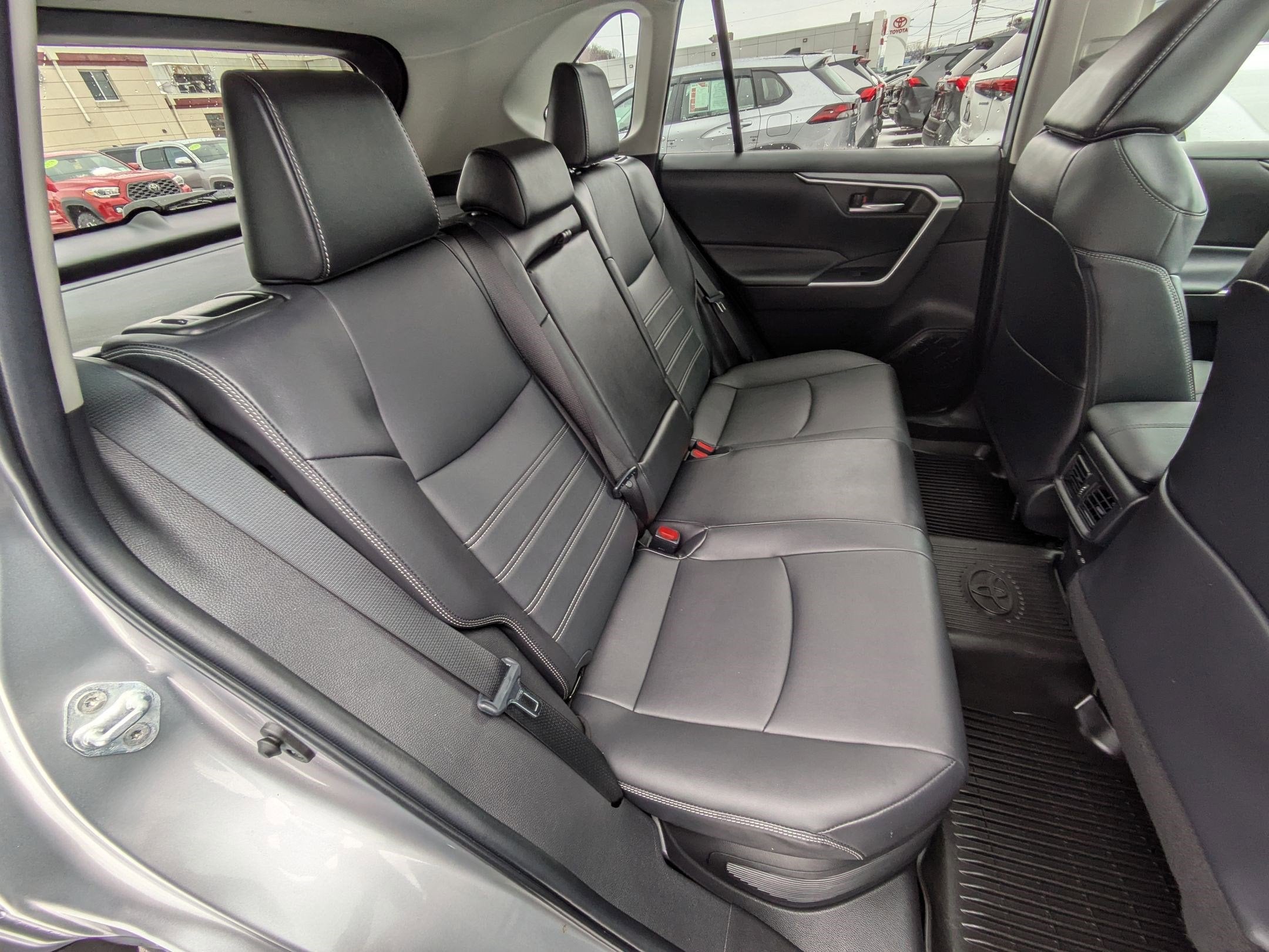 2022 Toyota RAV4 Hybrid XLE Premium