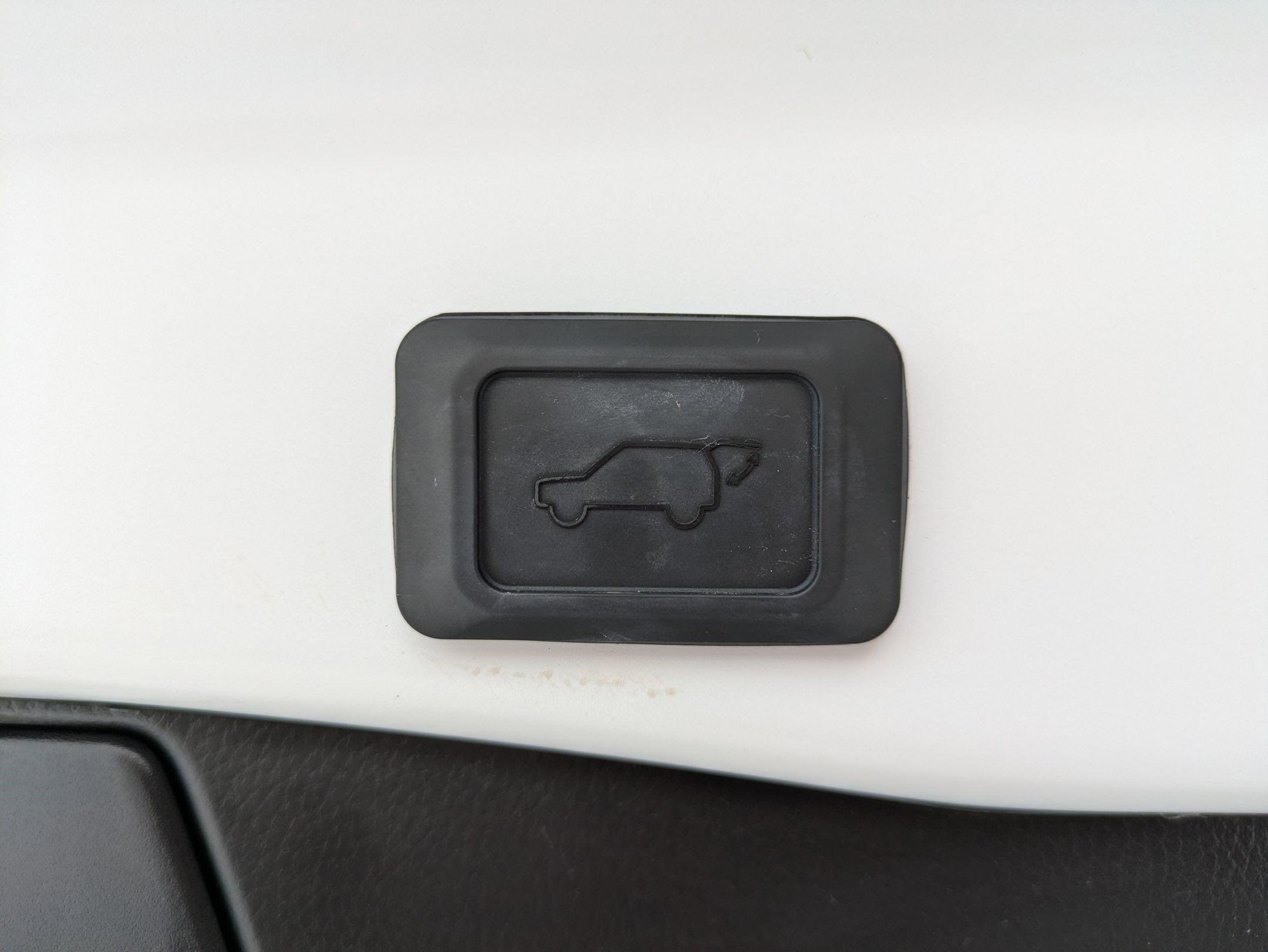 2023 Toyota RAV4 Hybrid XLE Premium w/ Cold Weather Pkg