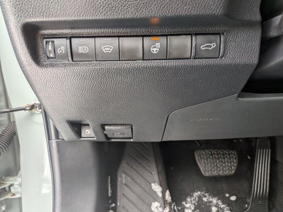 2023 Toyota RAV4 Hybrid XLE w/ Convenience & Cold Weather Pkg