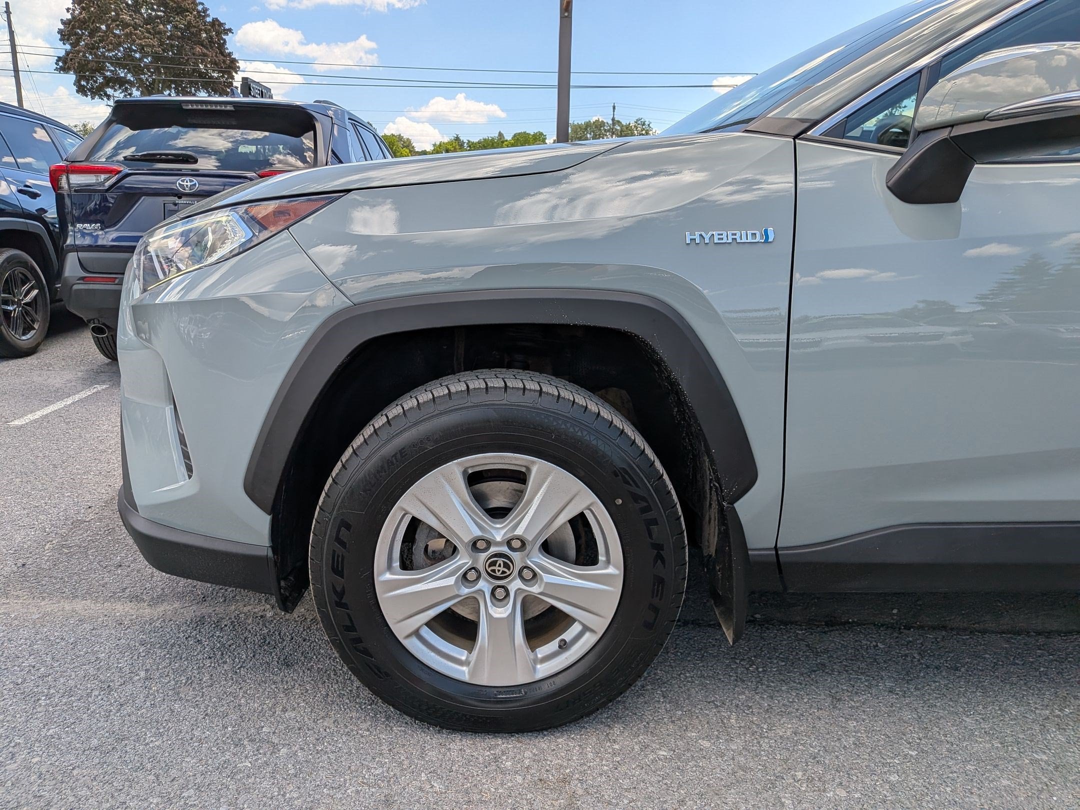 2021 Toyota RAV4 Hybrid XLE w/ Cold Weather Pkg