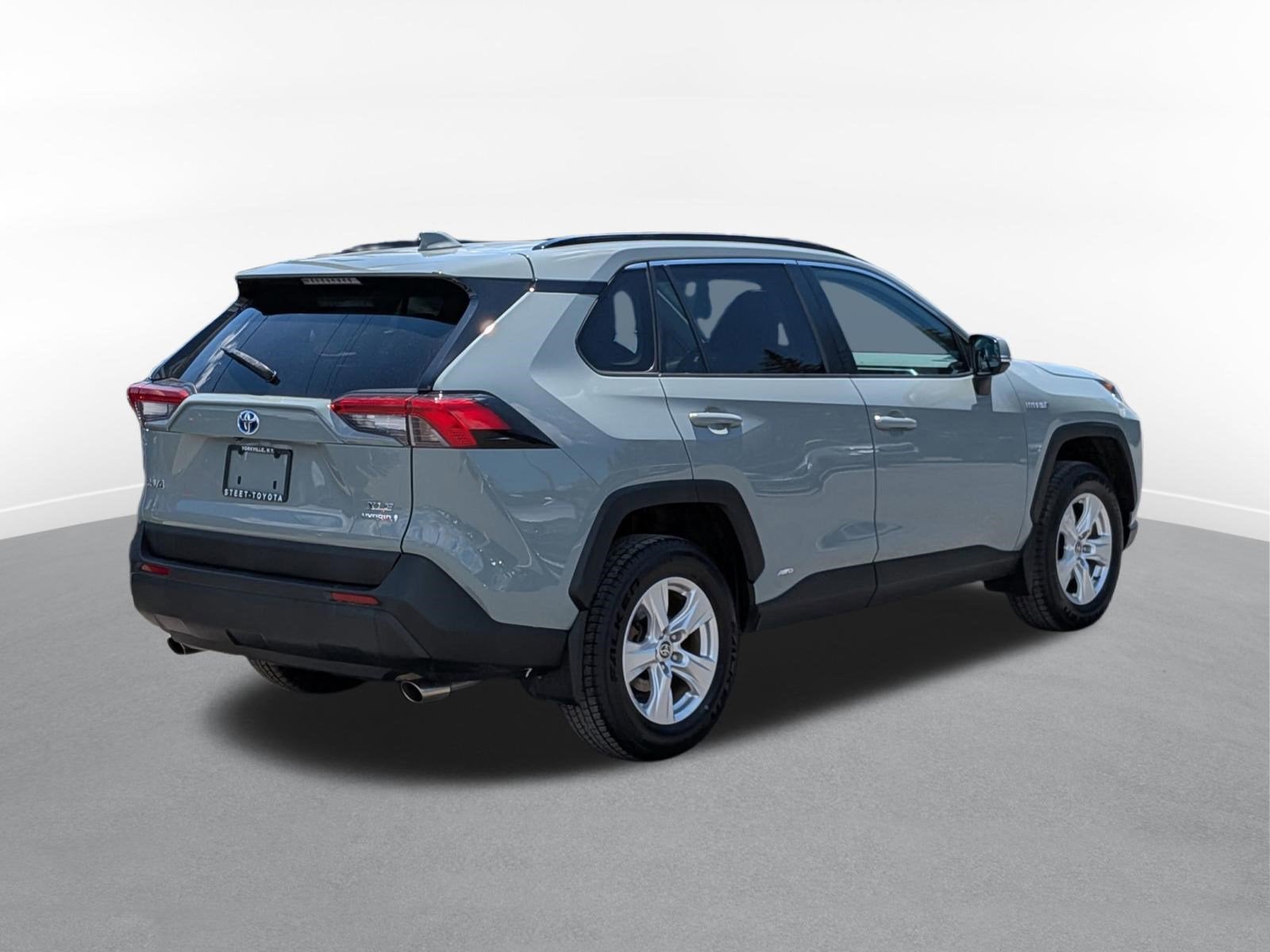2021 Toyota RAV4 Hybrid XLE w/ Cold Weather Pkg