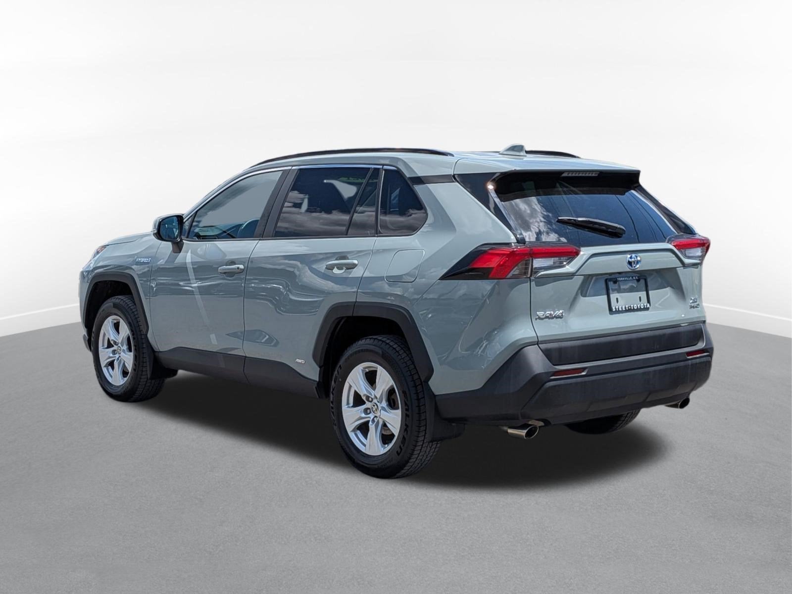 2021 Toyota RAV4 Hybrid XLE w/ Cold Weather Pkg