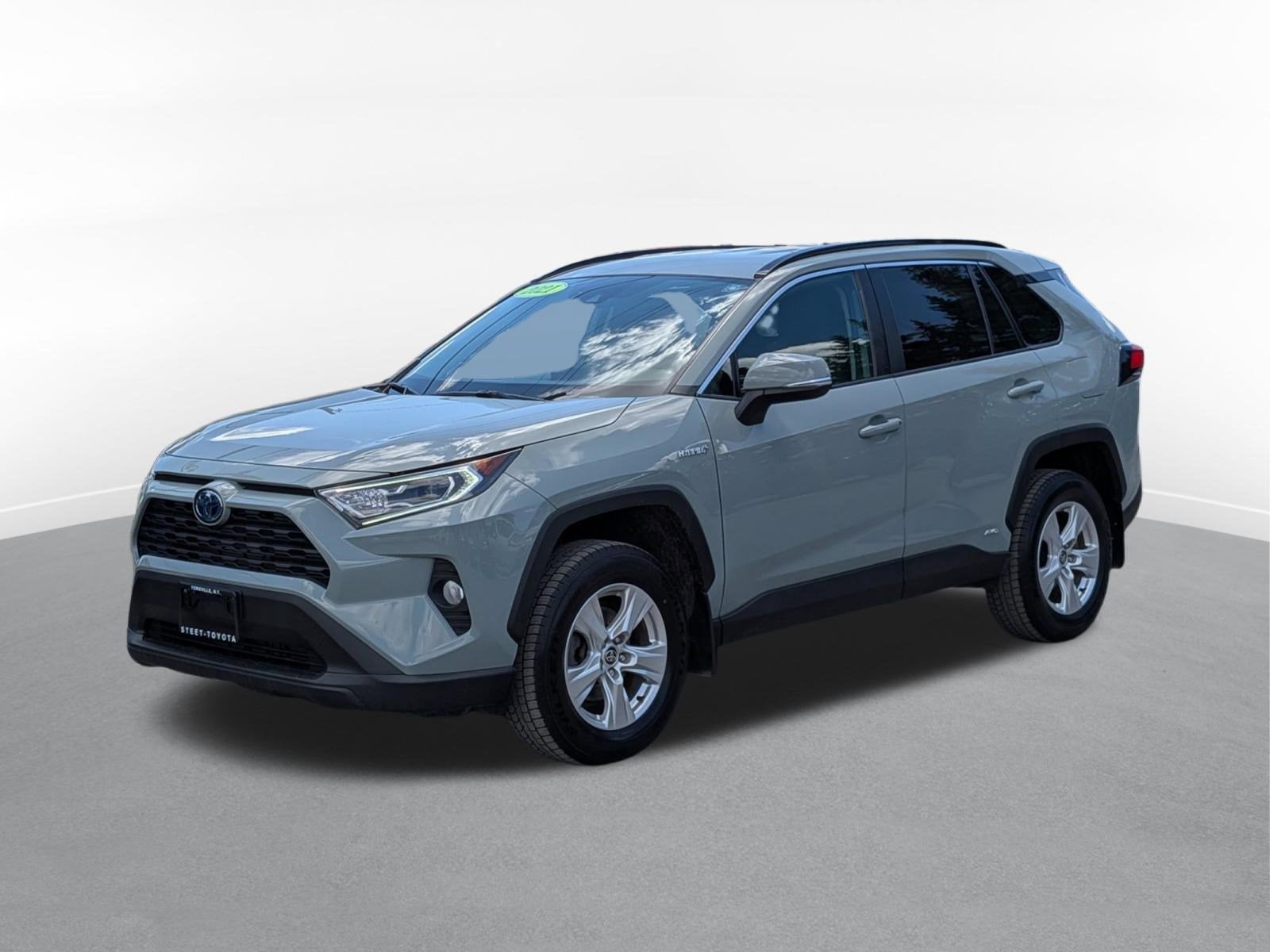 2021 Toyota RAV4 Hybrid XLE w/ Cold Weather Pkg