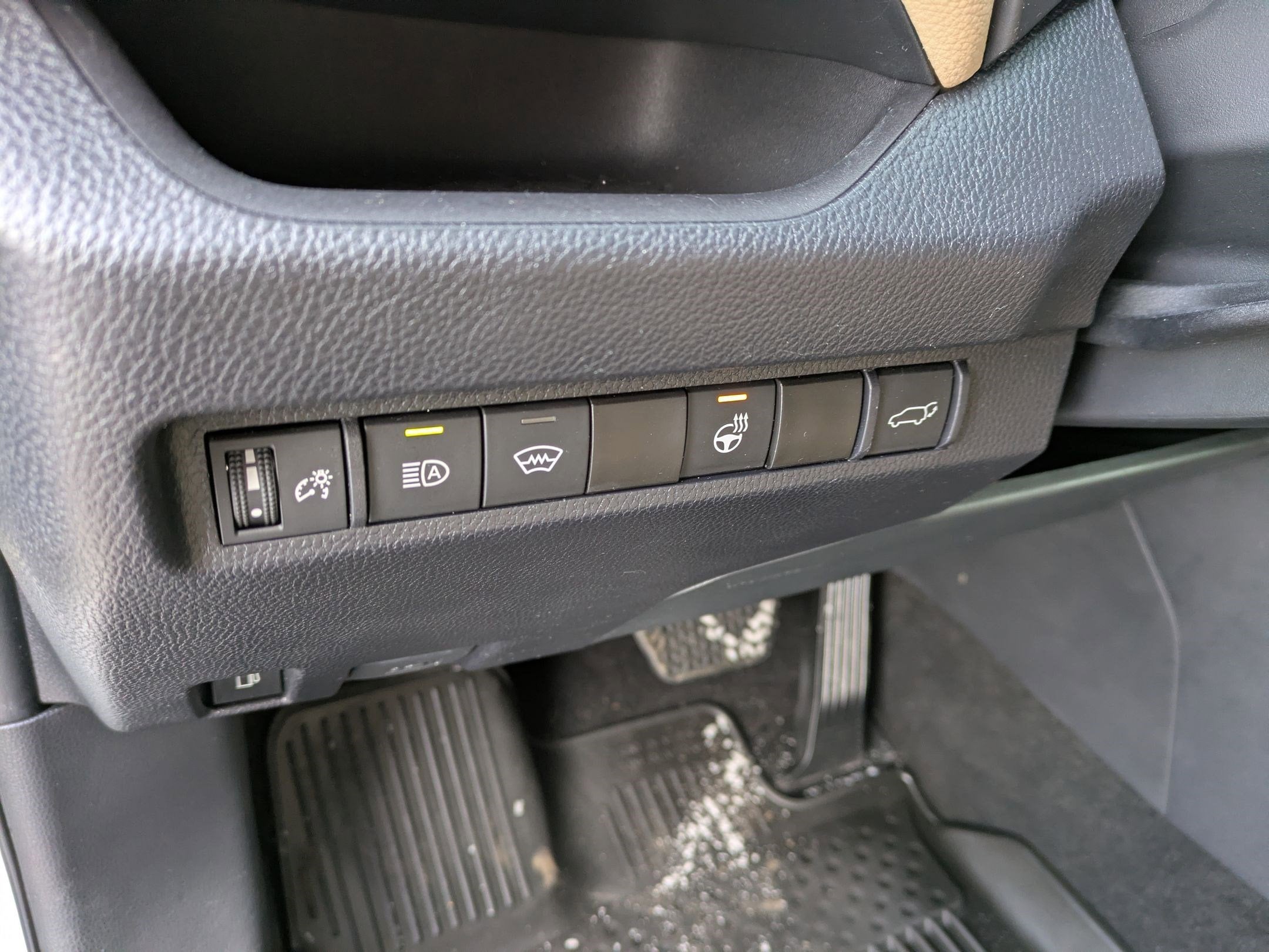 2024 Toyota RAV4 Hybrid XLE w/ Convenience & Cold Weather Pkg