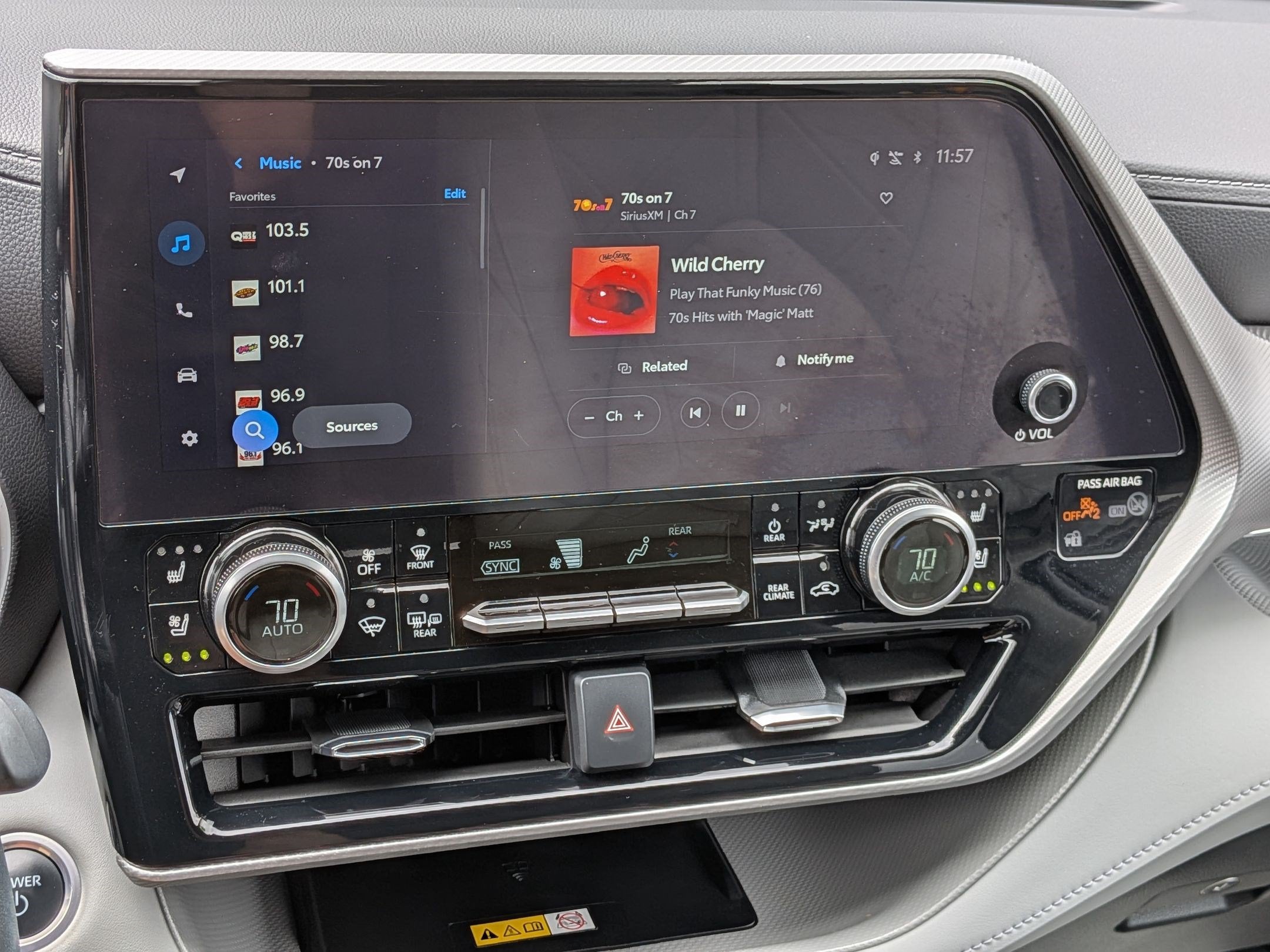 2024 Toyota Highlander Hybrid Platinum