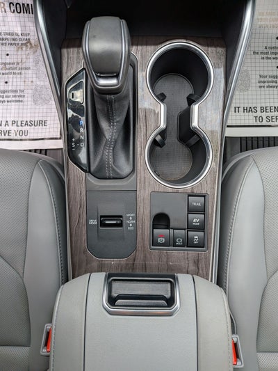 2024 Toyota Highlander Hybrid Platinum