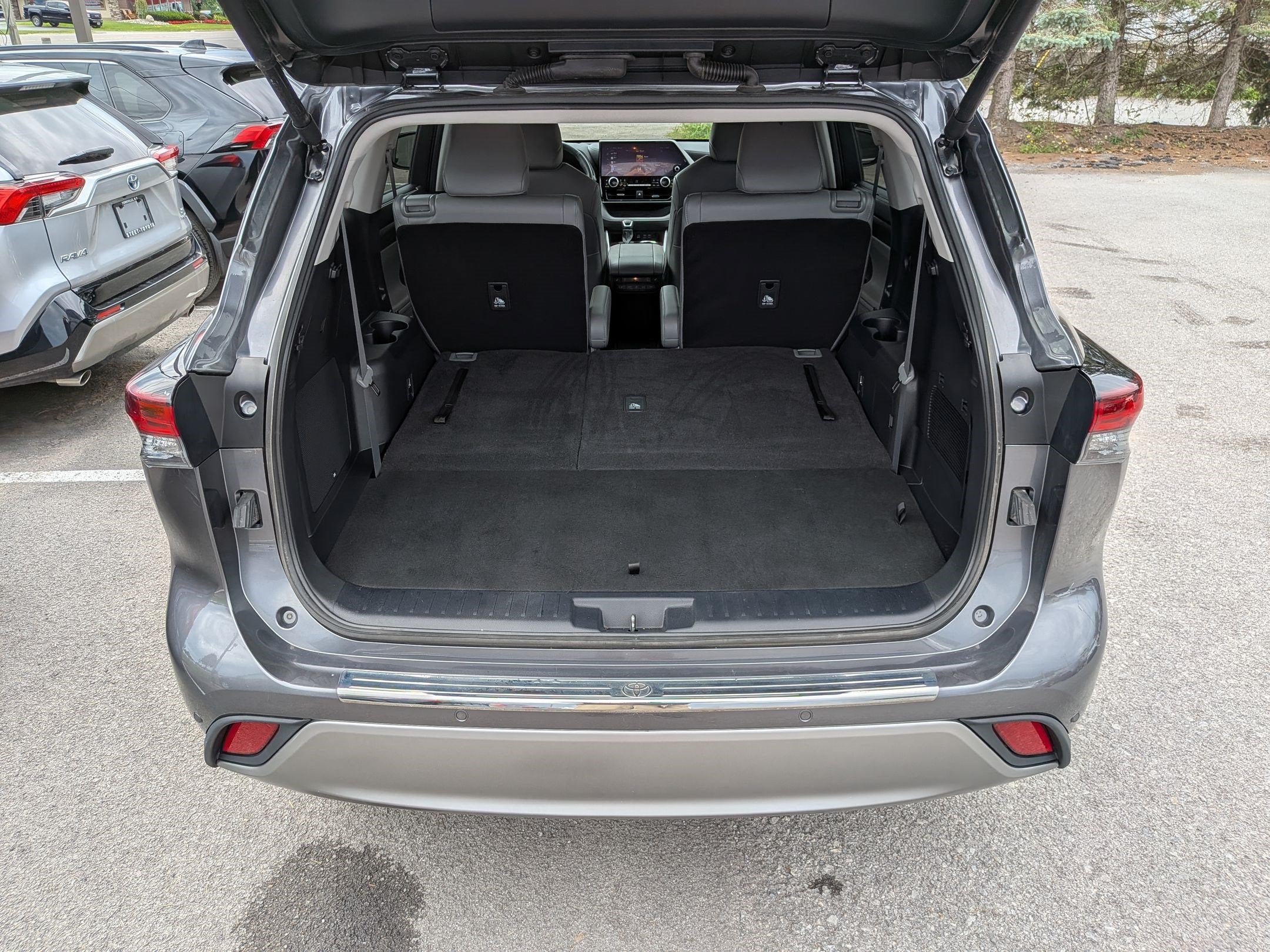 2024 Toyota Highlander Hybrid Platinum