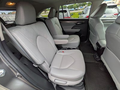 2024 Toyota Highlander Hybrid Platinum