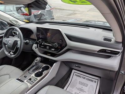 2024 Toyota Highlander Hybrid Platinum