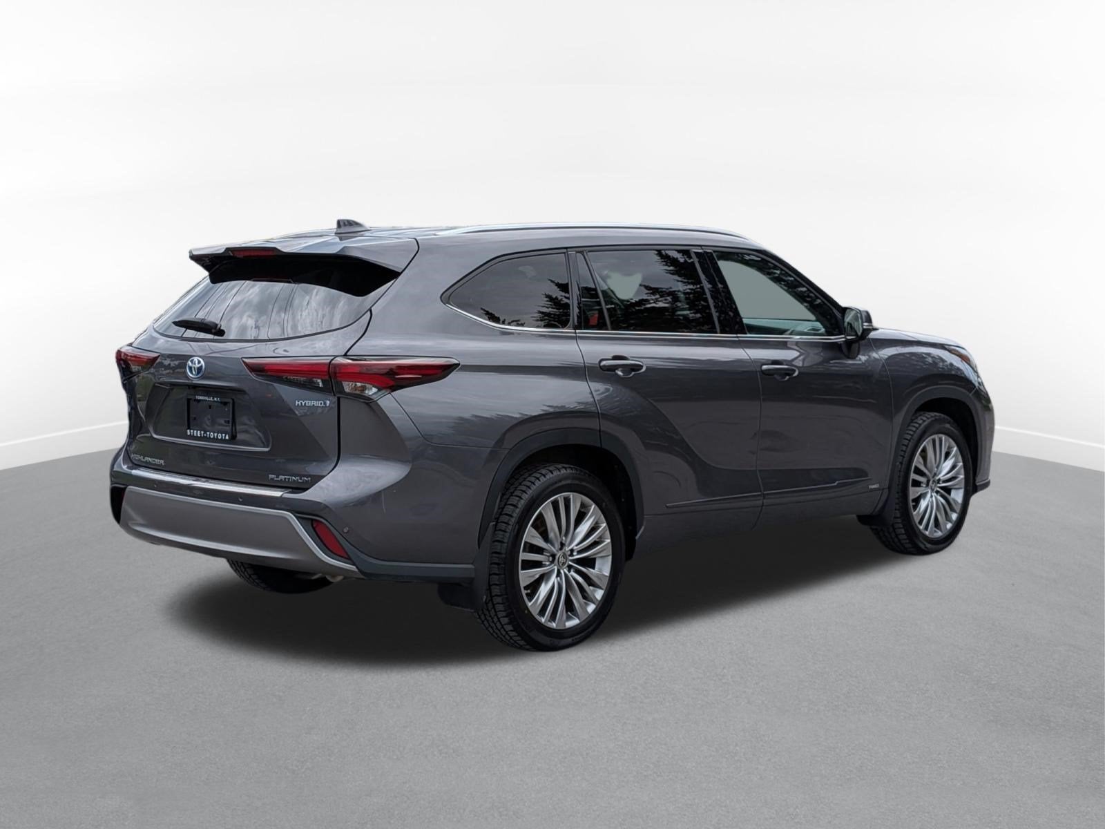 2024 Toyota Highlander Hybrid Platinum