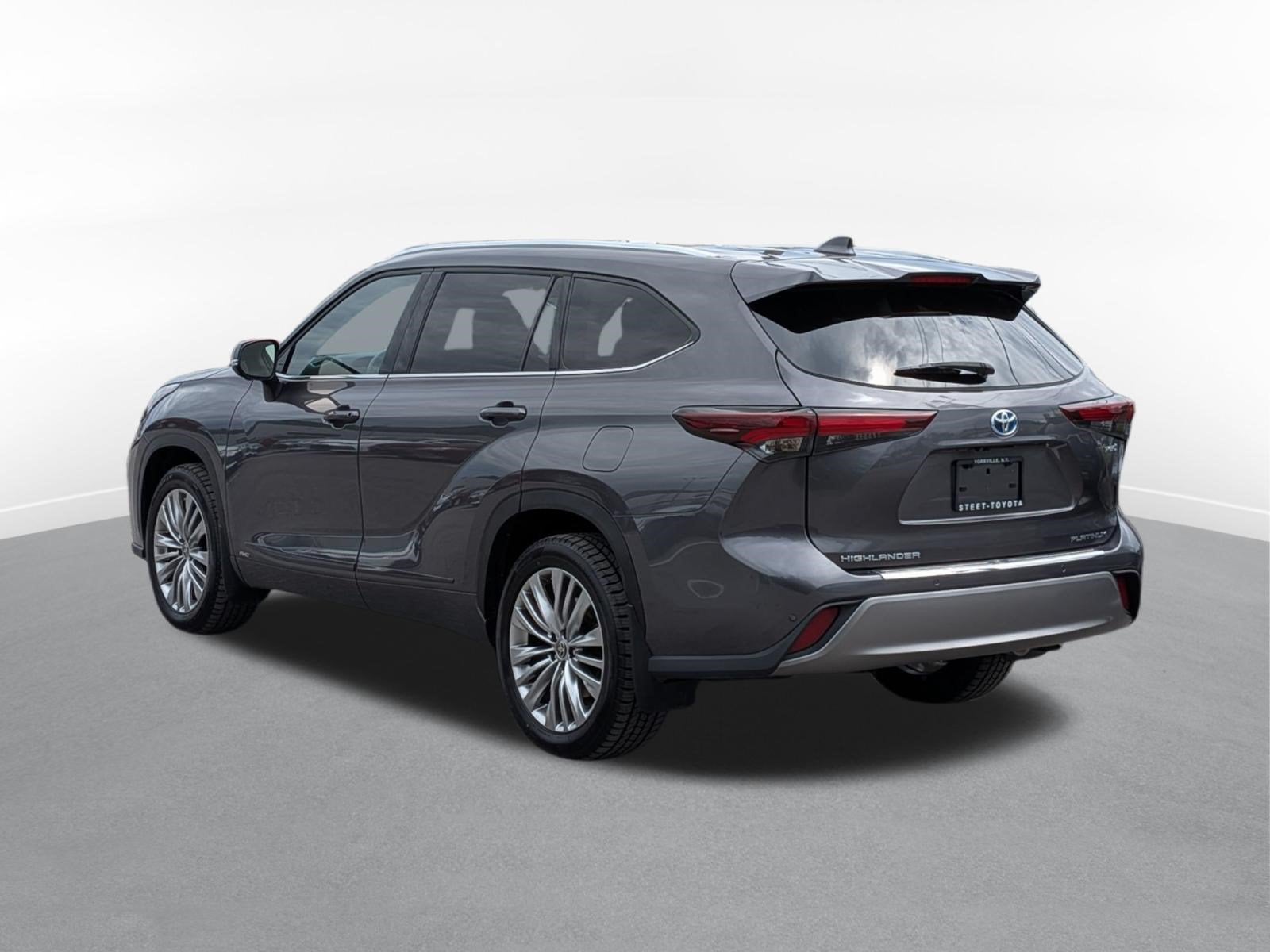2024 Toyota Highlander Hybrid Platinum