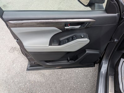 2024 Toyota Highlander Hybrid Platinum