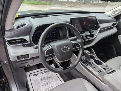 2024 Toyota Highlander Hybrid Platinum