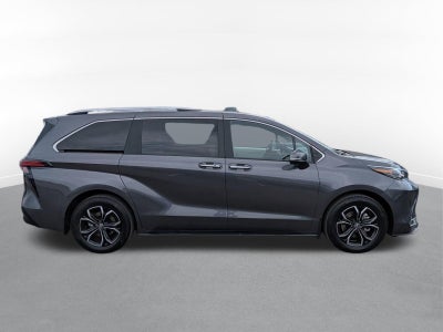 2025 Toyota Sienna Platinum 7 Passenger