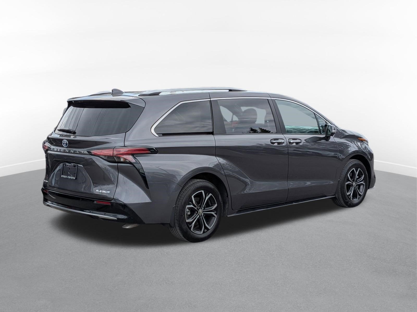 2025 Toyota Sienna Platinum 7 Passenger