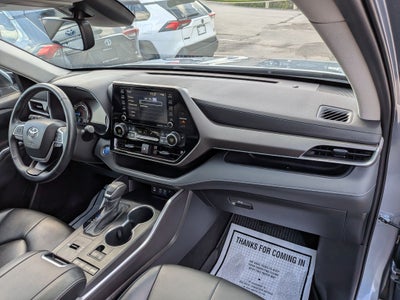 2022 Toyota Highlander Hybrid XLE