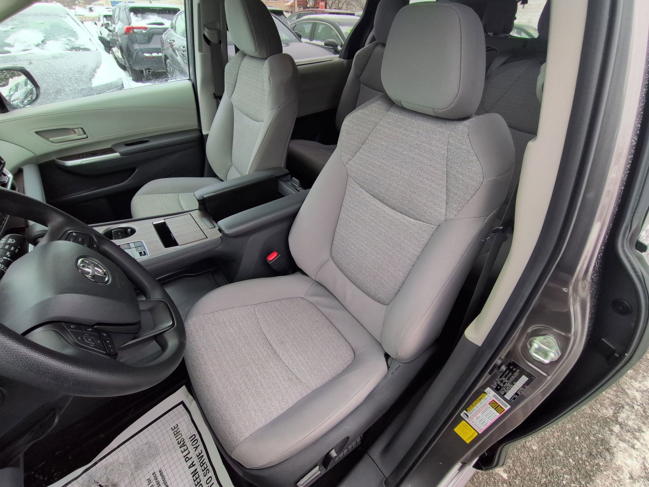 2023 Toyota Sienna LE AWD 8 Passenger