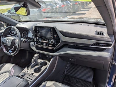 2022 Toyota Highlander XSE