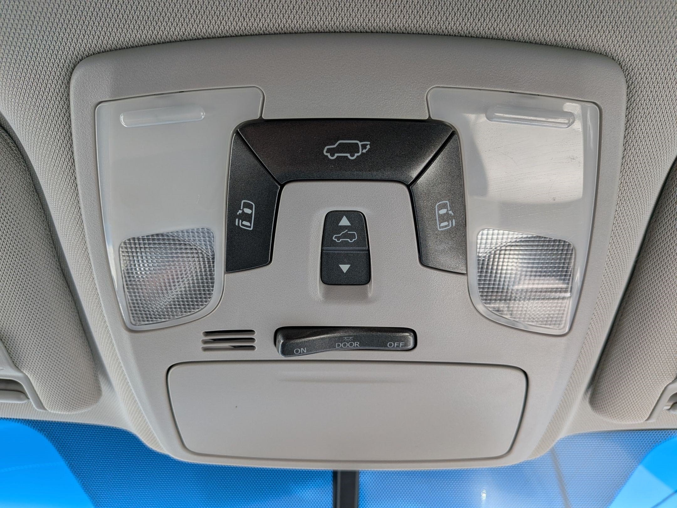 2015 Toyota Sienna XLE 8 Passenger