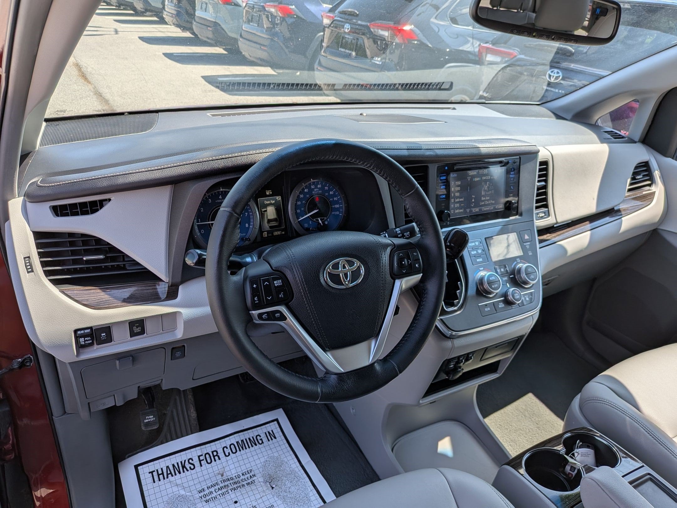2015 Toyota Sienna XLE 8 Passenger