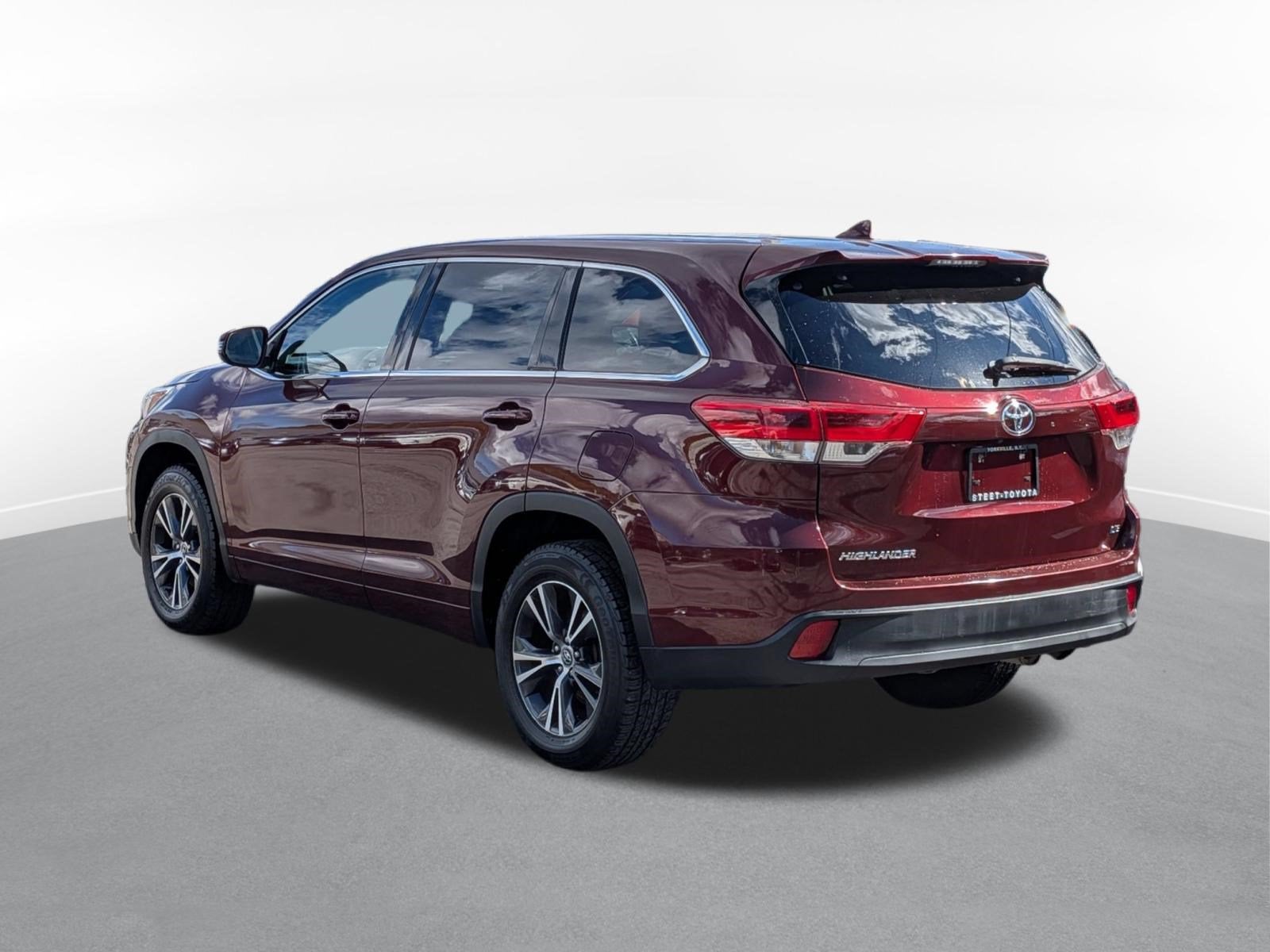 2017 Toyota Highlander LE Plus FWD