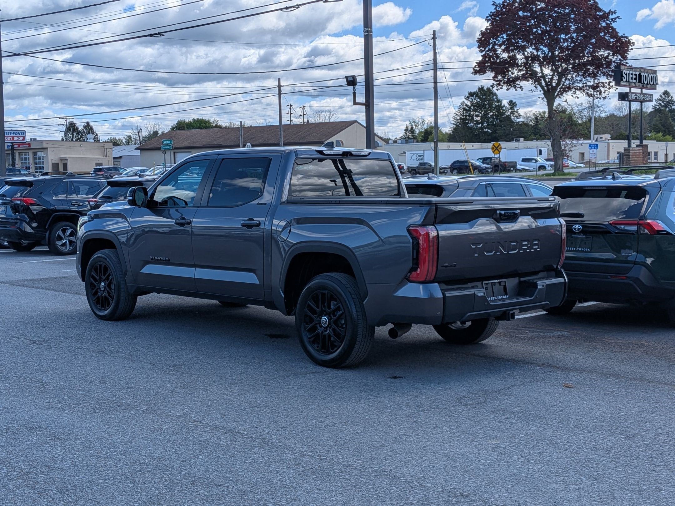 2024 Toyota Tundra Limited w/ Limited Premium & Power Pkg